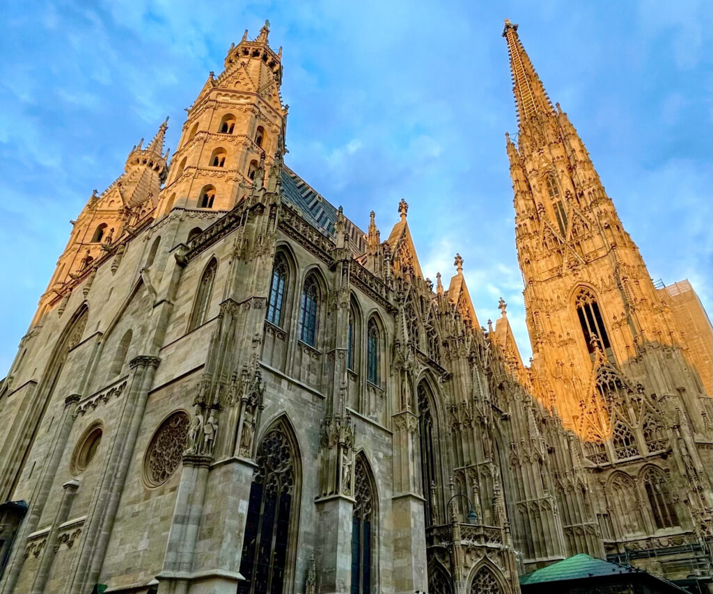 Basilica di Santo Stefano a Vienna al tramonto